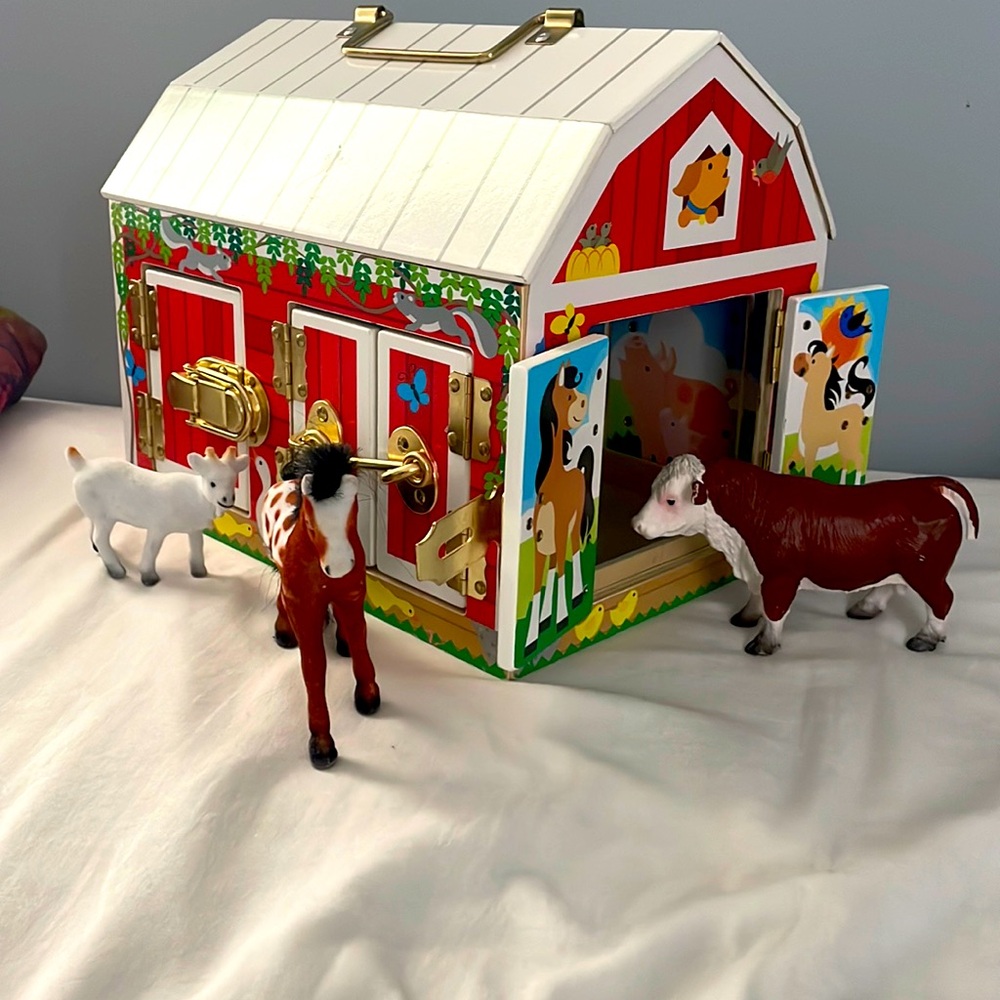 Melissa & Doug Wooden Latches Barn For Toddler 2+ Animal figurines